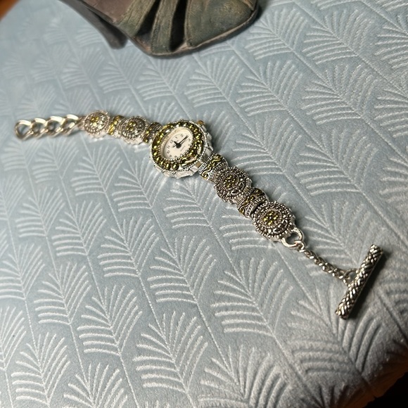 Geneva stainless steel bracelet watch - Picture 4 of 15